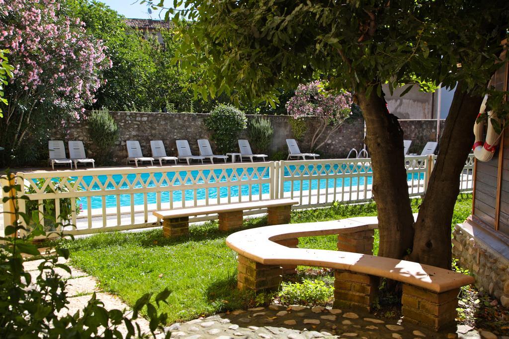 Hotel San Filis Сан-Феличе-дель-Бенако Экстерьер фото