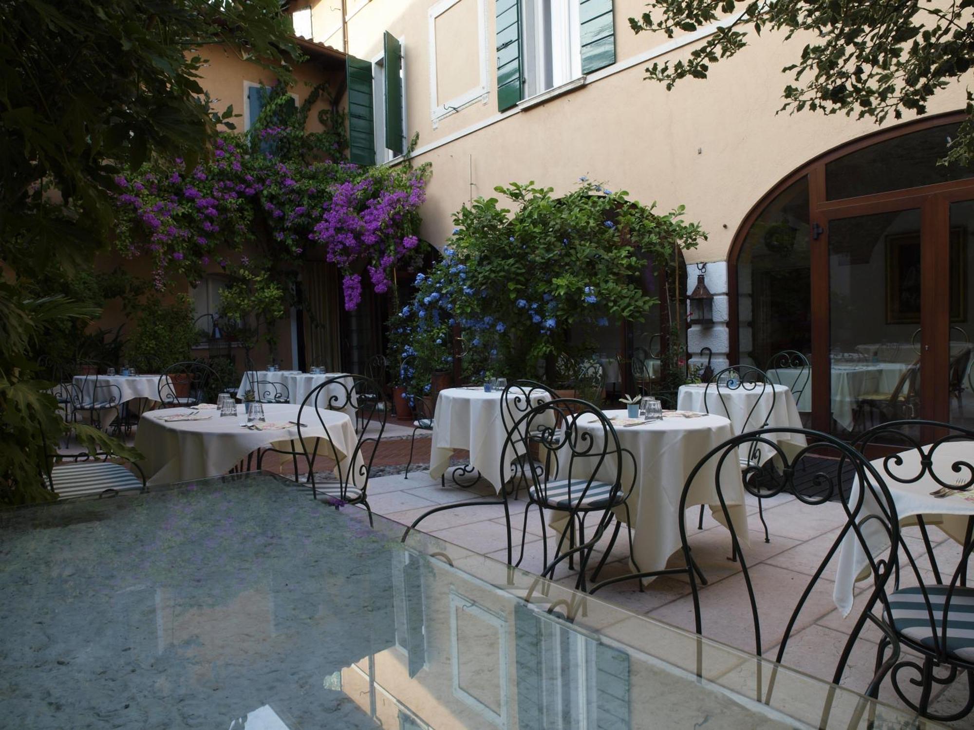 Hotel San Filis Сан-Феличе-дель-Бенако Экстерьер фото