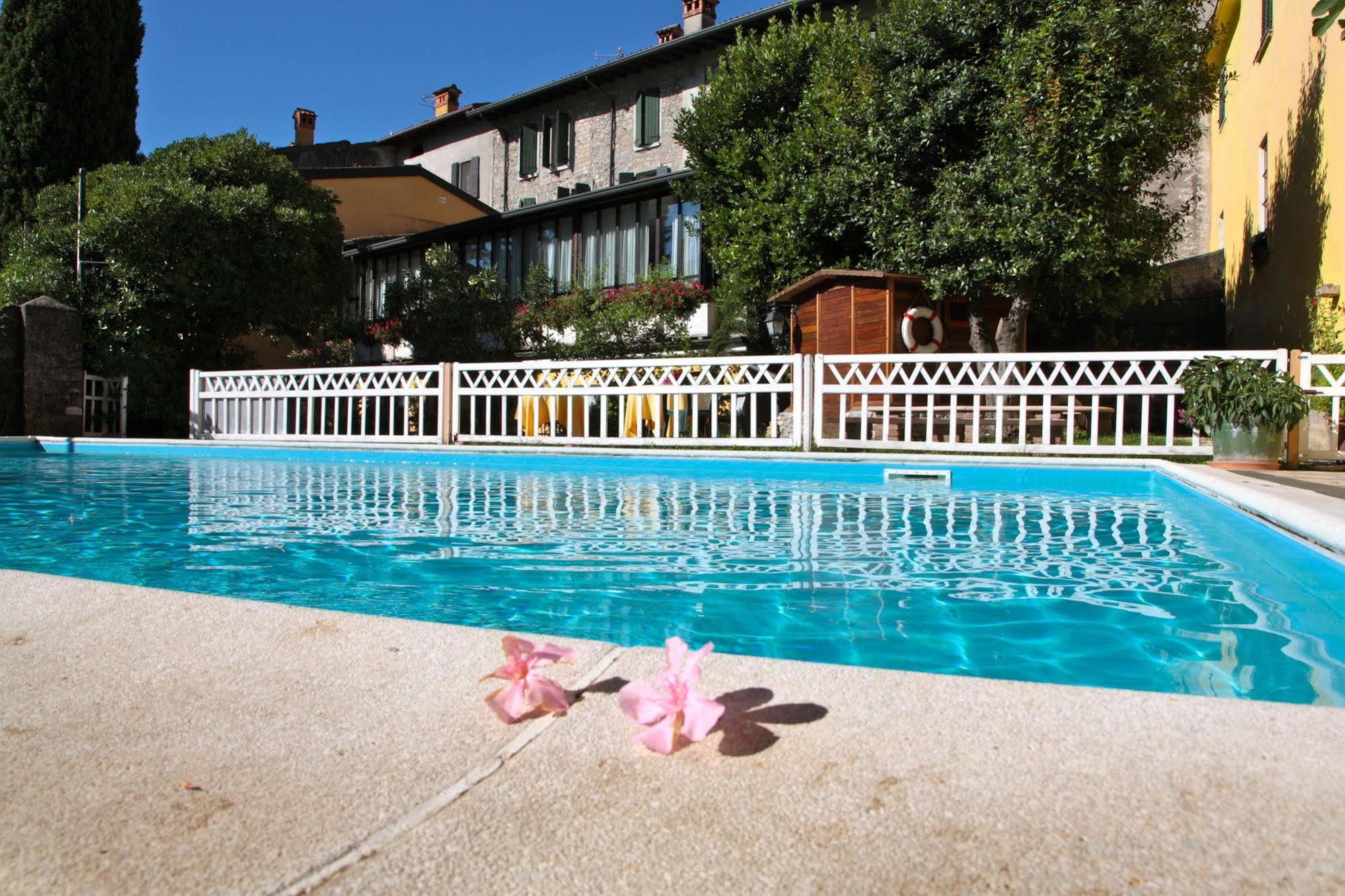 Hotel San Filis Сан-Феличе-дель-Бенако Экстерьер фото